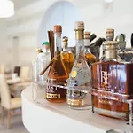 亚历克斯酒店 酒店 利尼亚诺萨比亚多罗